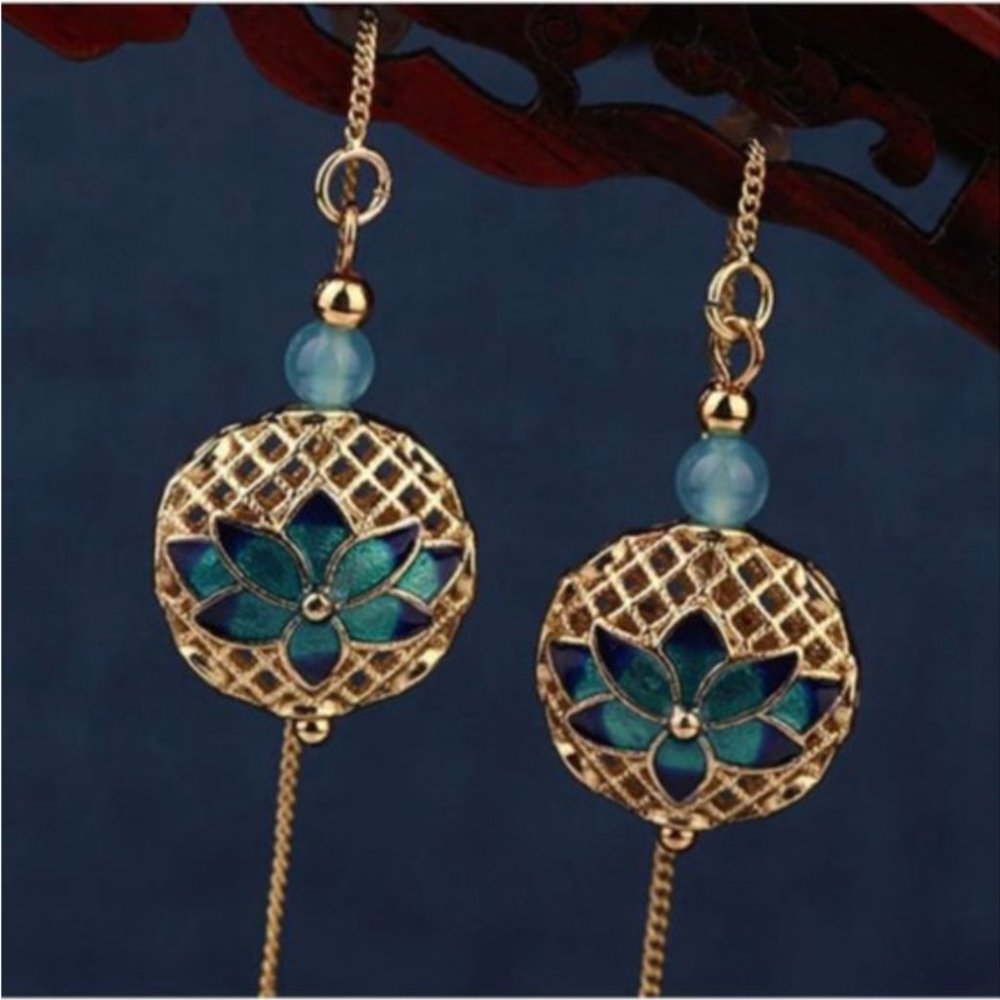 New 14K Gold Lotus Flower Aventurine Earrings - Picture 6 of 12
